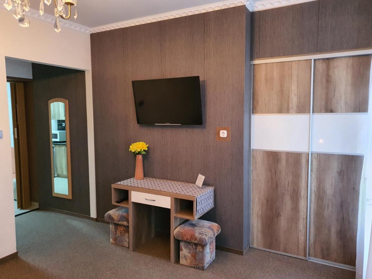 Szlavi Apartman Baja Eksteriør bilde