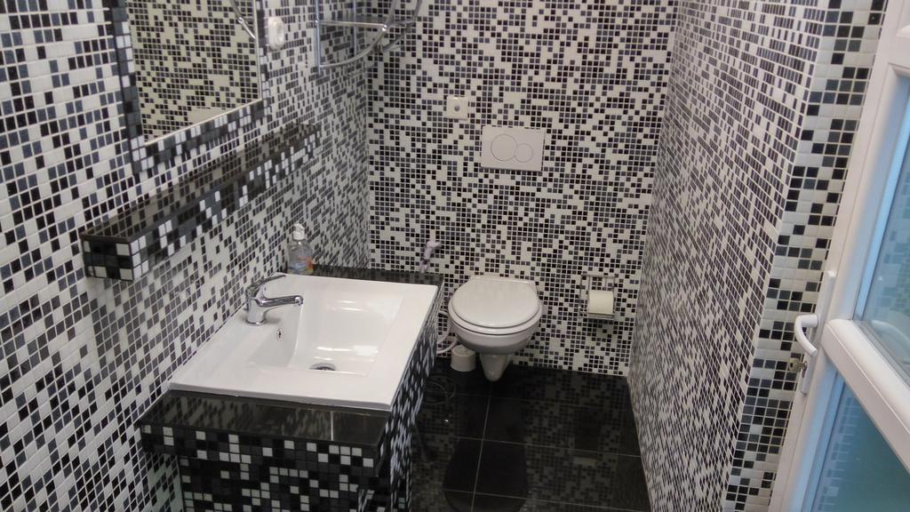 Szlavi Apartman Baja Eksteriør bilde
