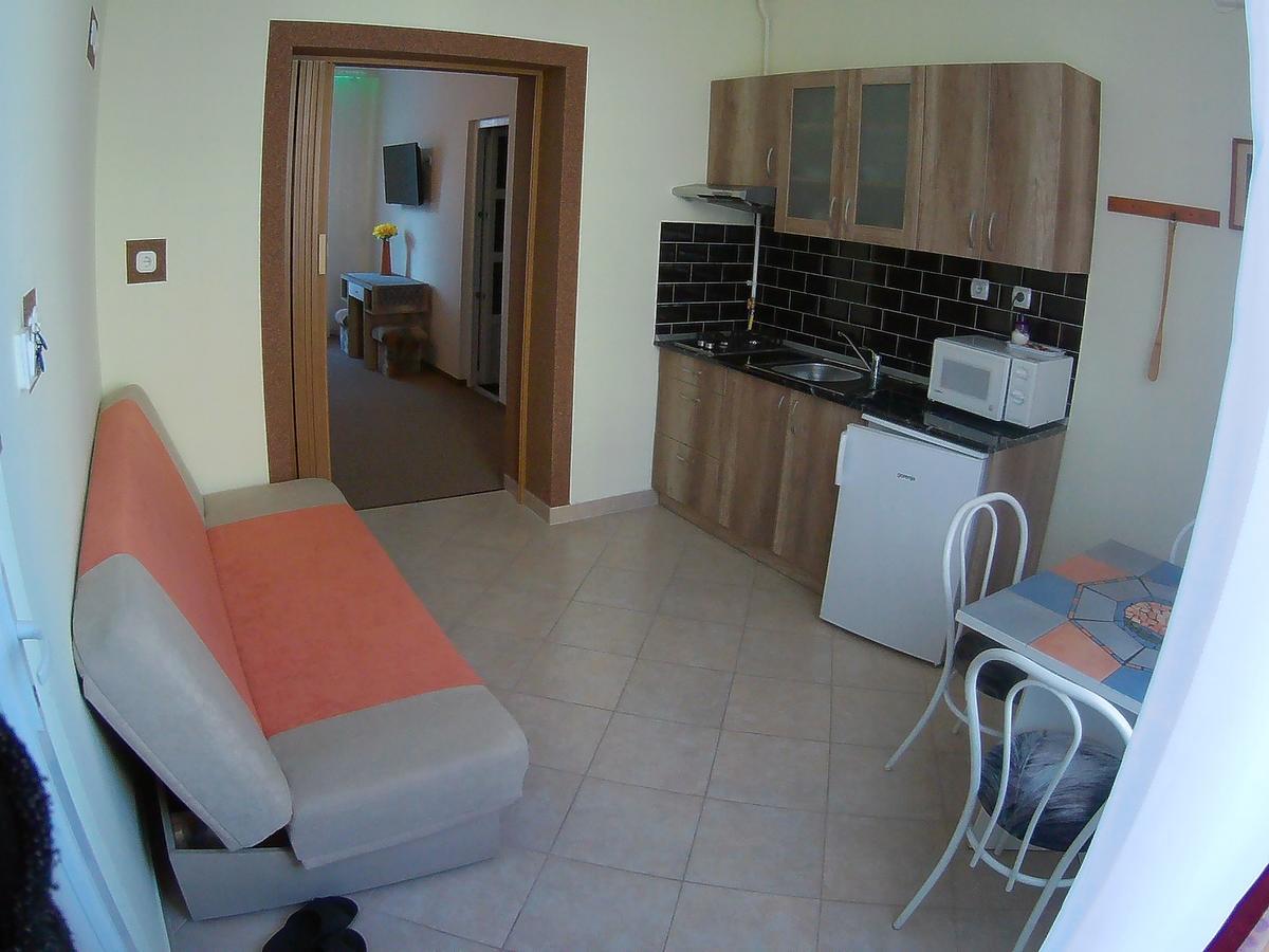 Szlavi Apartman Baja Eksteriør bilde
