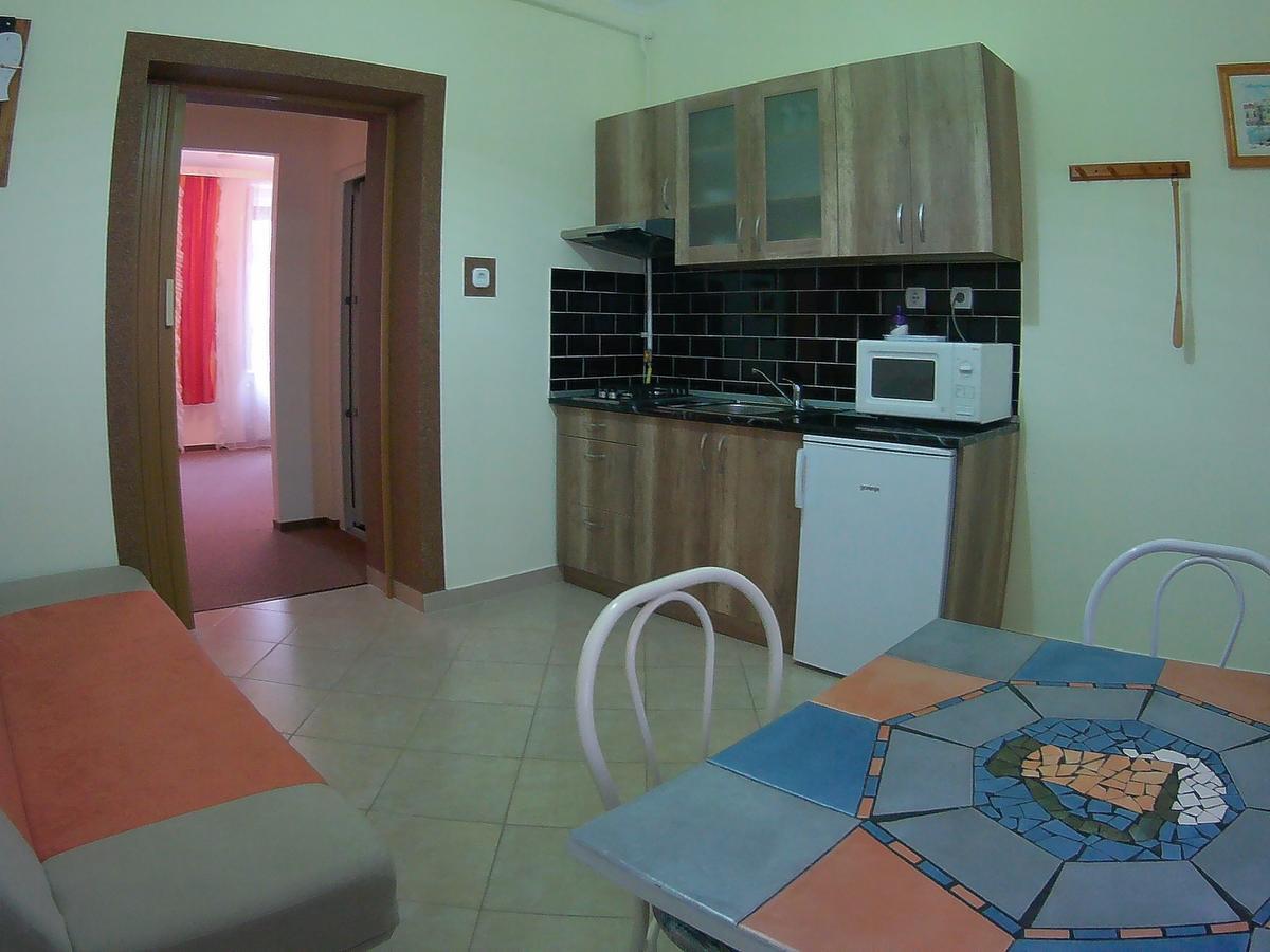 Szlavi Apartman Baja Eksteriør bilde